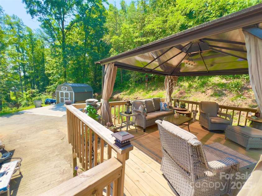 1449 Piedmont Drive, Lenoir, NC 28645.  MLS# CAR4211762, YatesRealty ID 26333. 