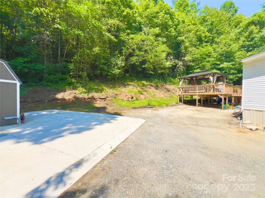 1449 Piedmont Drive, Lenoir, NC 28645.  MLS# CAR4211762, YatesRealty ID 26333. 