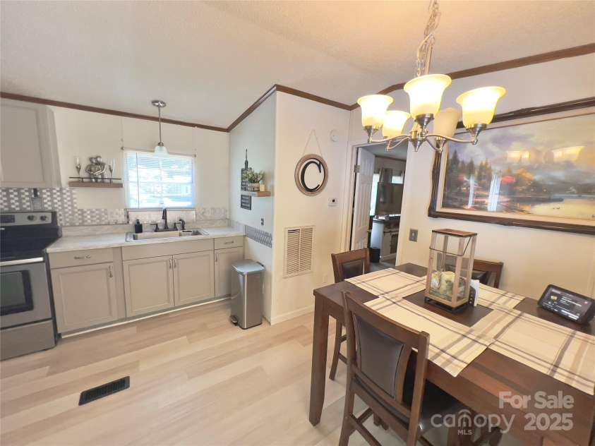 1449 Piedmont Drive, Lenoir, NC 28645.  MLS# CAR4211762, YatesRealty ID 26333. 