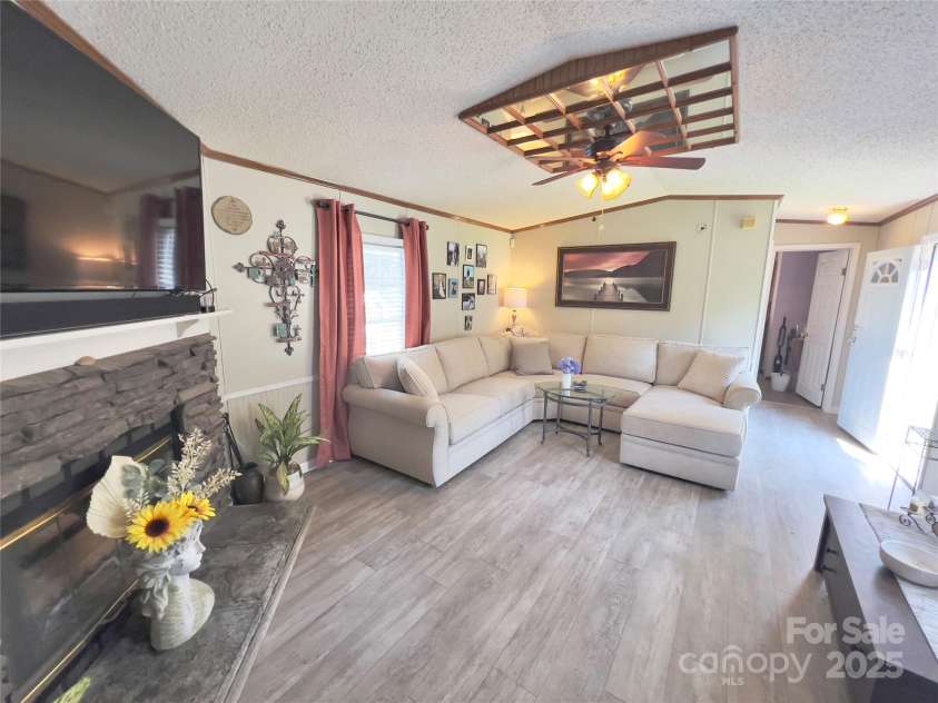 1449 Piedmont Drive, Lenoir, NC 28645.  MLS# CAR4211762, YatesRealty ID 26333. 