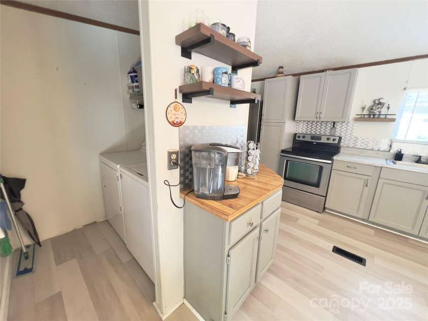 1449 Piedmont Drive, Lenoir, NC 28645.  MLS# CAR4211762, YatesRealty ID 26333. 