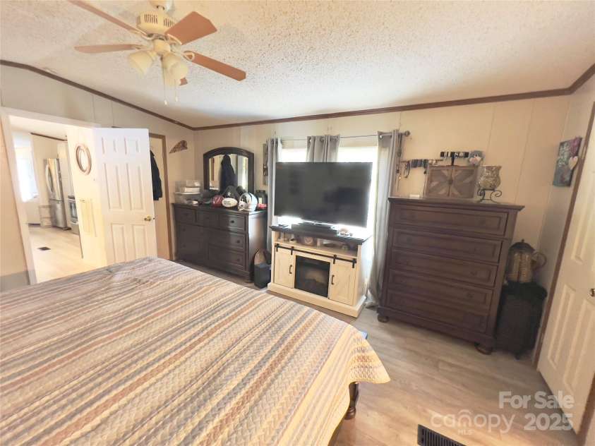 1449 Piedmont Drive, Lenoir, NC 28645.  MLS# CAR4211762, YatesRealty ID 26333. 