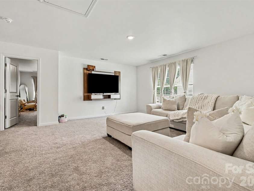 378 Kennerly Center Drive, Mooresville, NC 28115.  MLS# CAR4372627, YatesRealty ID 26333. 