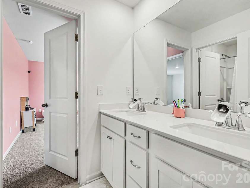 378 Kennerly Center Drive, Mooresville, NC 28115.  MLS# CAR4372627, YatesRealty ID 26333. 