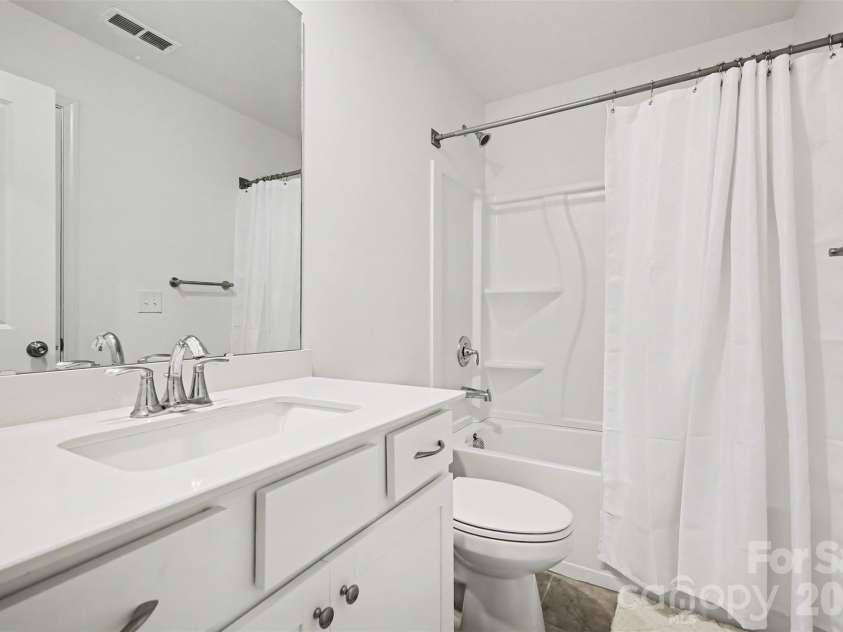 378 Kennerly Center Drive, Mooresville, NC 28115.  MLS# CAR4372627, YatesRealty ID 26333. 