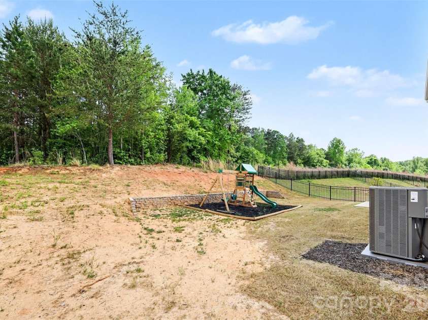 378 Kennerly Center Drive, Mooresville, NC 28115.  MLS# CAR4372627, YatesRealty ID 26333. 