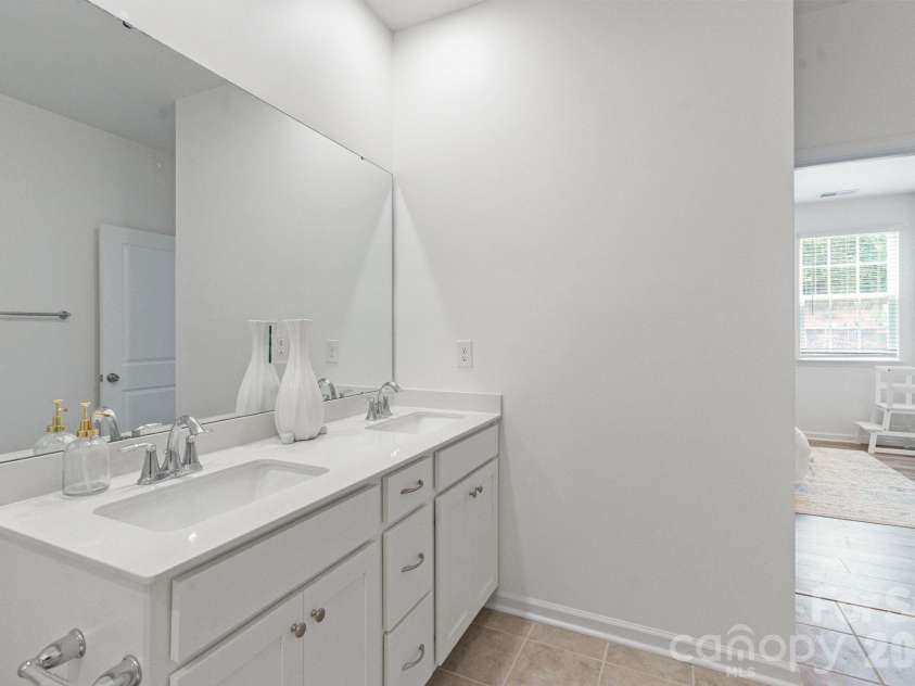 378 Kennerly Center Drive, Mooresville, NC 28115.  MLS# CAR4407885, YatesRealty ID 26333. 