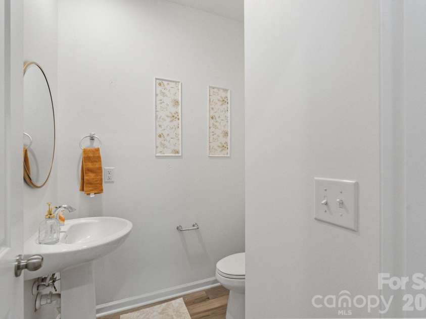 378 Kennerly Center Drive, Mooresville, NC 28115.  MLS# CAR4407885, YatesRealty ID 26333. Half Bath on Main