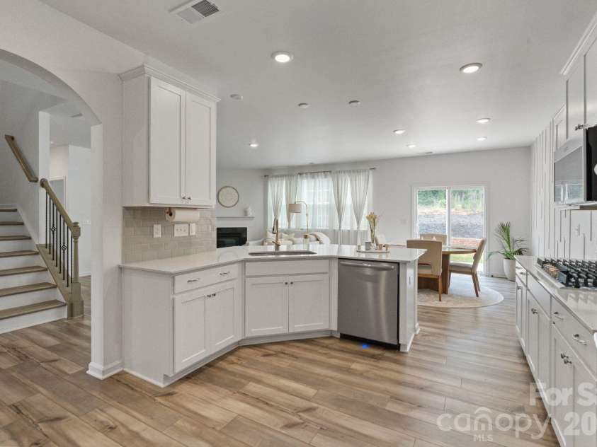 378 Kennerly Center Drive, Mooresville, NC 28115.  MLS# CAR4407885, YatesRealty ID 26333. Kitchen