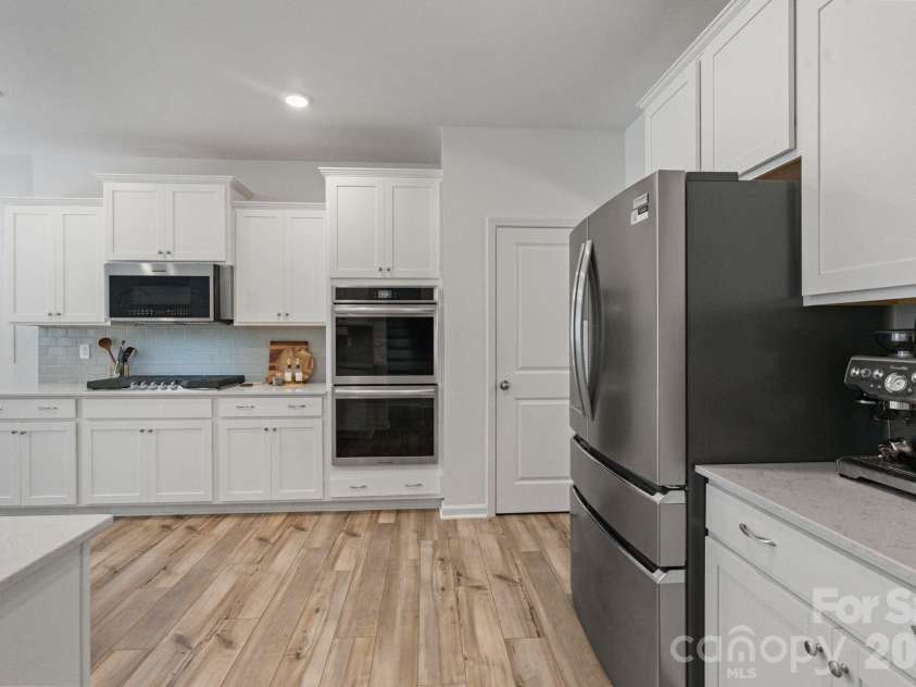 378 Kennerly Center Drive, Mooresville, NC 28115.  MLS# CAR4407885, YatesRealty ID 26333. Kitchen