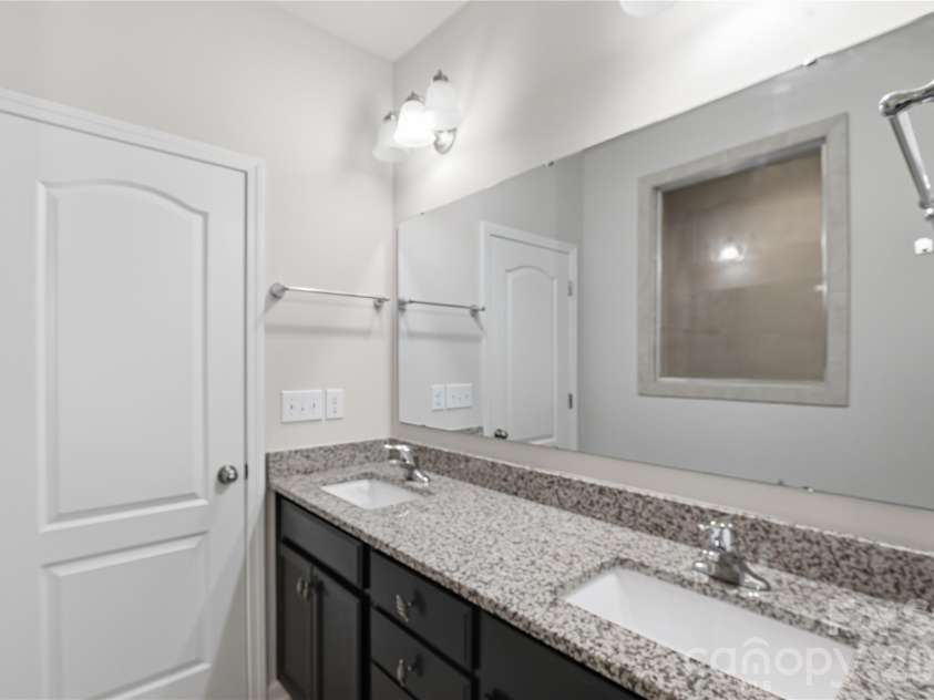 5077 Waterloo Drive, Fort Mill, SC 29708.  MLS# CAR4374566, YatesRealty ID 26334. 