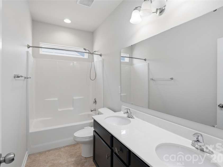 5077 Waterloo Drive, Fort Mill, SC 29708.  MLS# CAR4374566, YatesRealty ID 26334. 