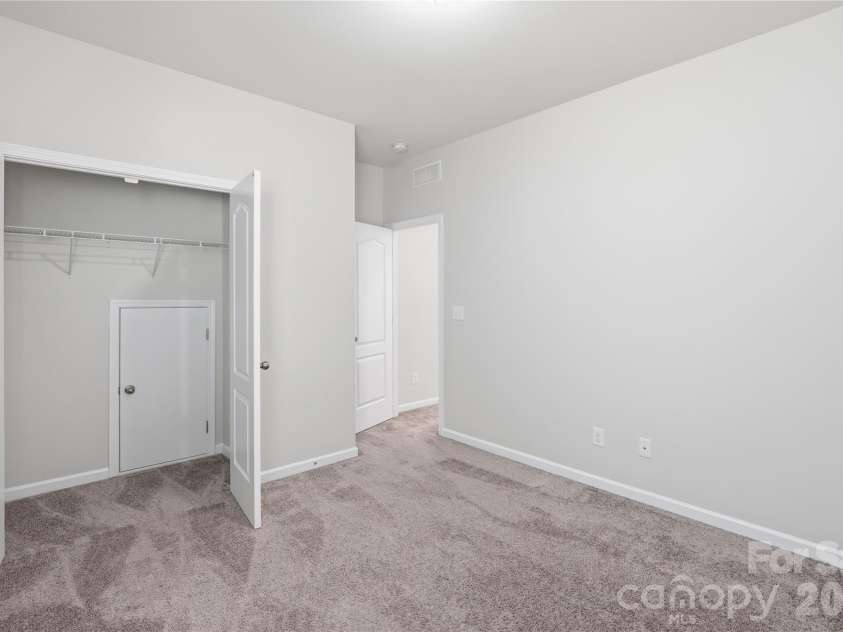 5077 Waterloo Drive, Fort Mill, SC 29708.  MLS# CAR4374566, YatesRealty ID 26334. 