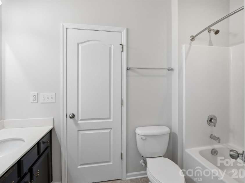5077 Waterloo Drive, Fort Mill, SC 29708.  MLS# CAR4374566, YatesRealty ID 26334. 