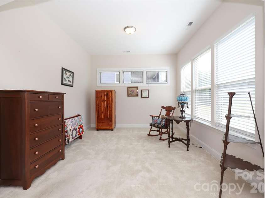 14027 Heron Crest Trace, Charlotte, NC 28278.  MLS# CAR4376291, YatesRealty ID 26335. Owners suite sitting area