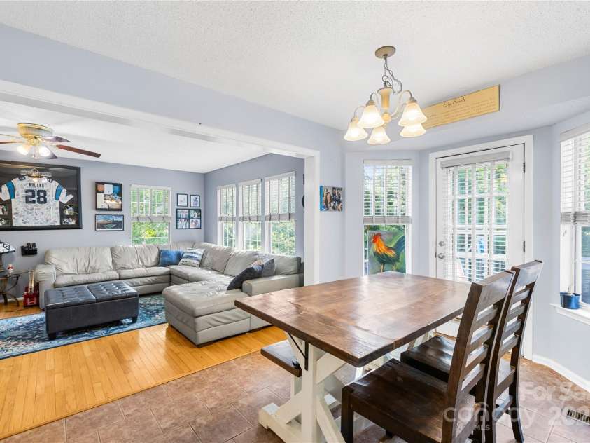 7410 Derby Meadows Court, Charlotte, NC 28216.  MLS# CAR4278987, YatesRealty ID 26335. Breakfast nook off kitchen
