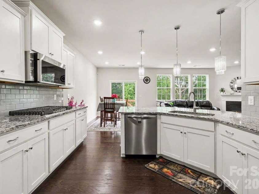 1031 Lookout Shoals Drive, Fort Mill, SC 29715.  MLS# CAR4371718, YatesRealty ID 26336. 