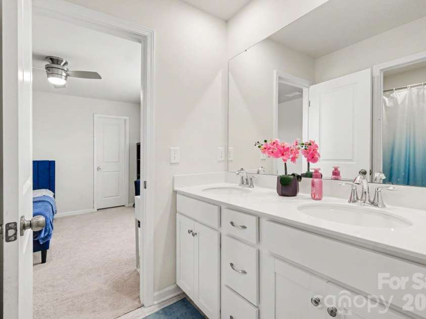 1031 Lookout Shoals Drive, Fort Mill, SC 29715.  MLS# CAR4371718, YatesRealty ID 26336. 