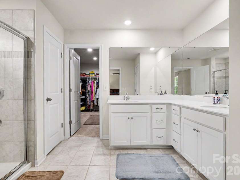 1031 Lookout Shoals Drive, Fort Mill, SC 29715.  MLS# CAR4371718, YatesRealty ID 26336. 