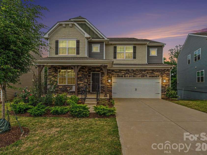 1031 Lookout Shoals Drive, Fort Mill, SC 29715.  MLS# CAR4371718, YatesRealty ID 26336. 