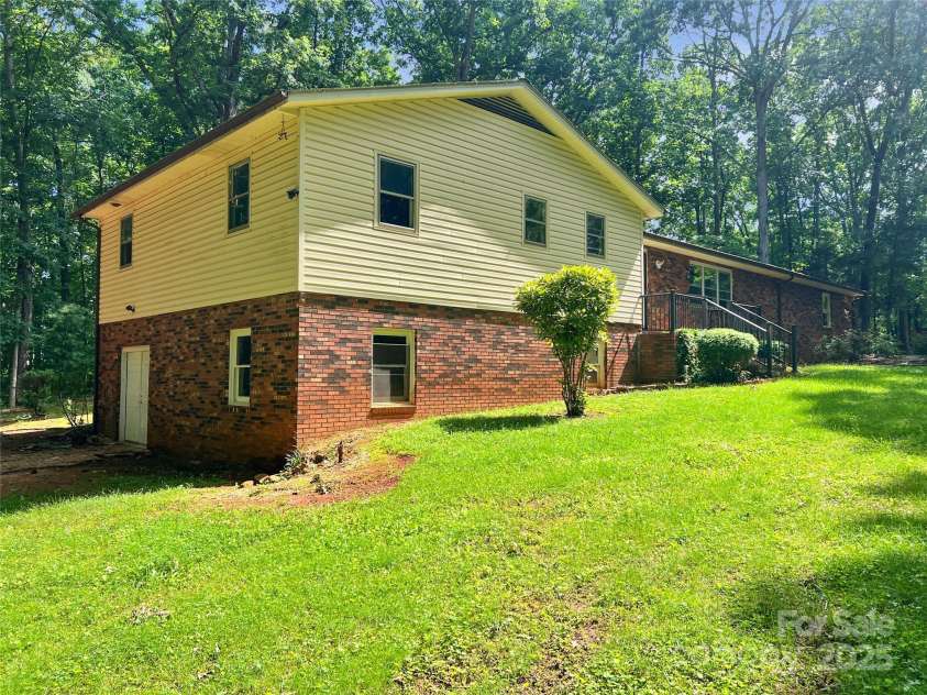 237 Antietam Road, Statesville, NC 28625.  MLS# CAR4269598, YatesRealty ID 26337. 