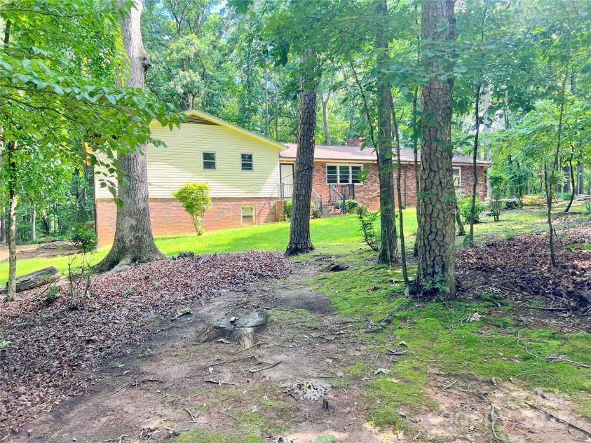237 Antietam Road, Statesville, NC 28625.  MLS# CAR4269598, YatesRealty ID 26337. 