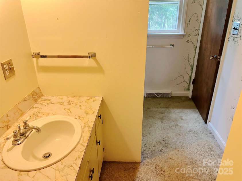 237 Antietam Road, Statesville, NC 28625.  MLS# CAR4269598, YatesRealty ID 26337. 