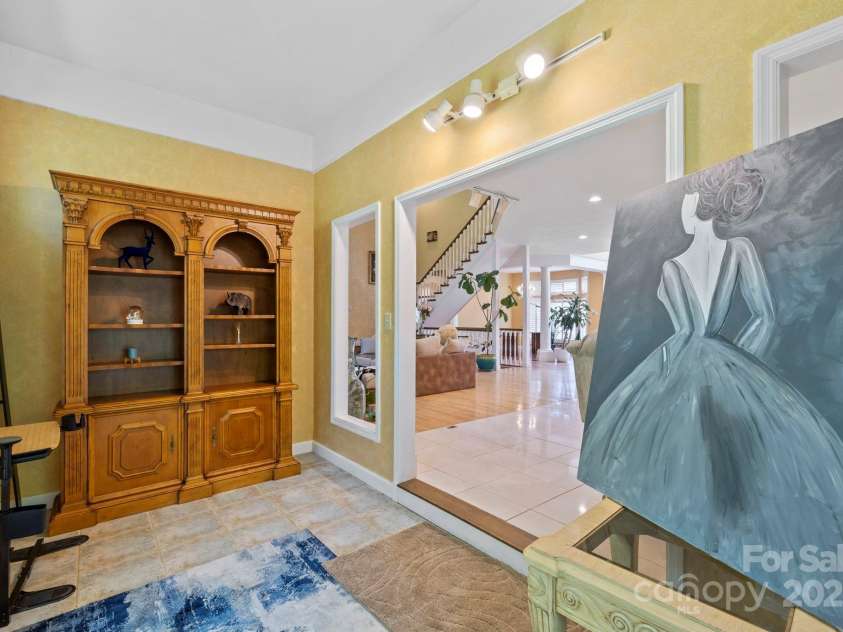 652 Avery Creek Road, Arden, NC 28704.  MLS# CAR4282113, YatesRealty ID 26338. 
