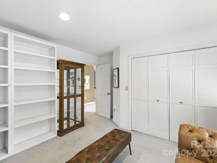 652 Avery Creek Road, Arden, NC 28704.  MLS# CAR4282113, YatesRealty ID 26338. 