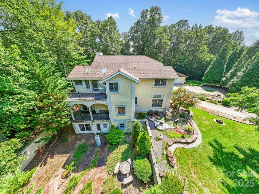652 Avery Creek Road, Arden, NC 28704.  MLS# CAR4282113, YatesRealty ID 26338. 