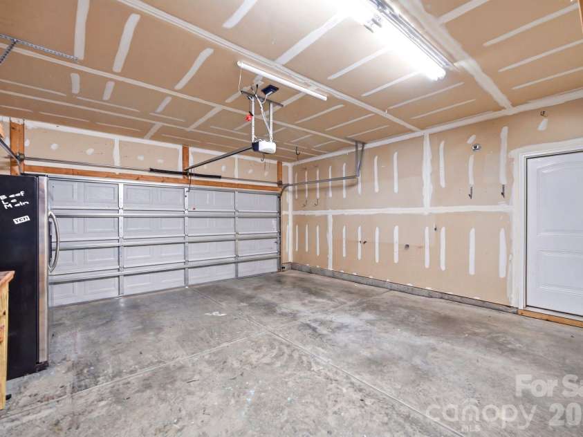 3824 Martele Drive, Mint Hill, NC 28227.  MLS# CAR4383750, YatesRealty ID 26339. 2 Car Garage