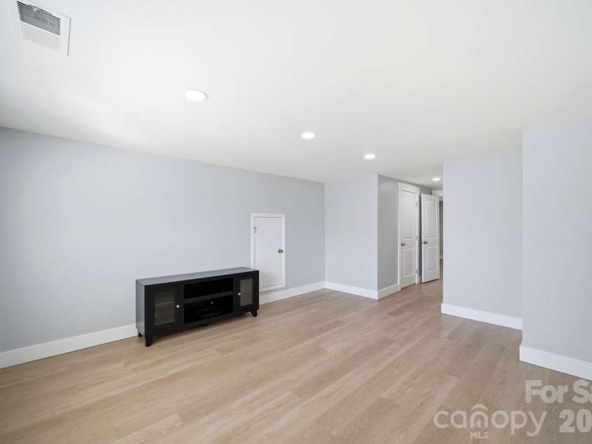 3824 Martele Drive, Mint Hill, NC 28227.  MLS# CAR4383750, YatesRealty ID 26339. 