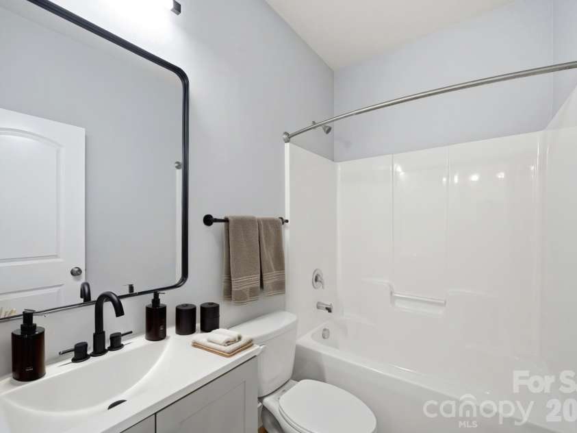 3824 Martele Drive, Mint Hill, NC 28227.  MLS# CAR4383750, YatesRealty ID 26339. Bathroom