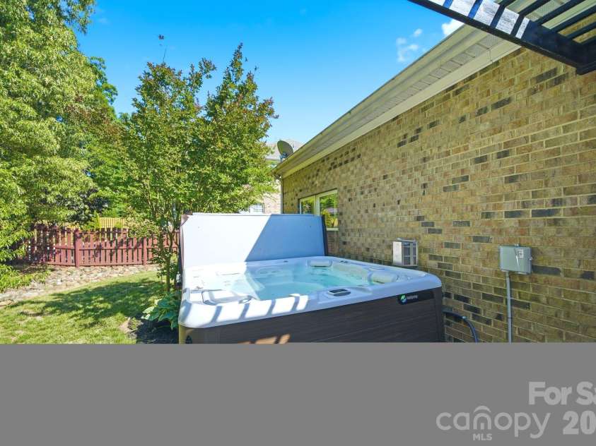 3824 Martele Drive, Mint Hill, NC 28227.  MLS# CAR4383750, YatesRealty ID 26339. Dining Area