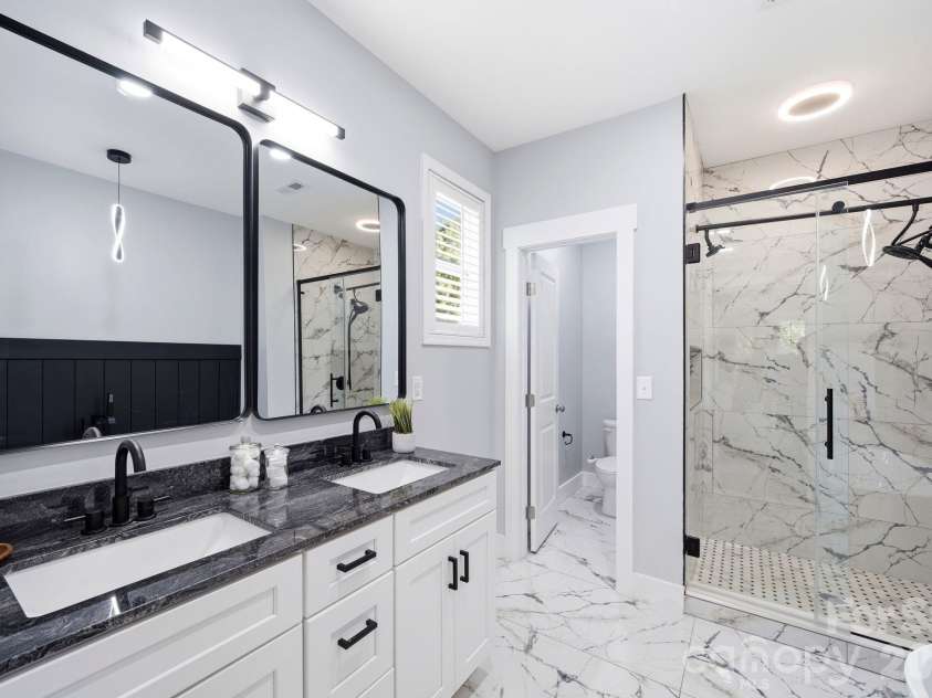 3824 Martele Drive, Mint Hill, NC 28227.  MLS# CAR4383750, YatesRealty ID 26339. Primary Full Bathroom