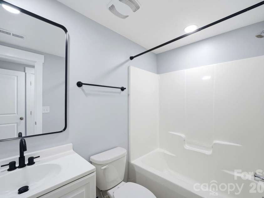 3824 Martele Drive, Mint Hill, NC 28227.  MLS# CAR4383750, YatesRealty ID 26339. Second Floor Bathroom