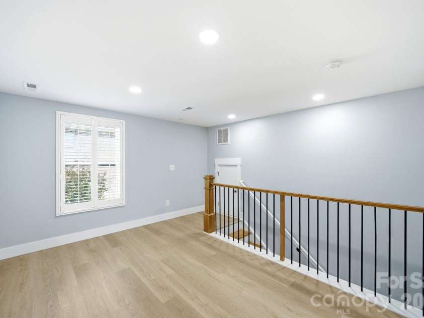 3824 Martele Drive, Mint Hill, NC 28227.  MLS# CAR4383750, YatesRealty ID 26339. Upper Level Hallway