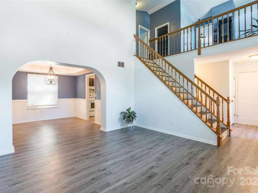 8909 Raven Park Drive, Charlotte, NC 28216.  MLS# CAR4278901, YatesRealty ID 26339. 