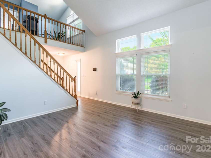 8909 Raven Park Drive, Charlotte, NC 28216.  MLS# CAR4278901, YatesRealty ID 26339. 