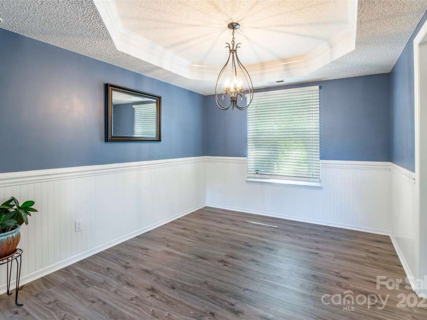 8909 Raven Park Drive, Charlotte, NC 28216.  MLS# CAR4278901, YatesRealty ID 26339. 
