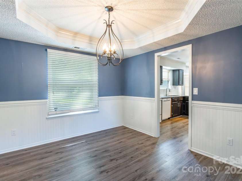 8909 Raven Park Drive, Charlotte, NC 28216.  MLS# CAR4278901, YatesRealty ID 26339. 