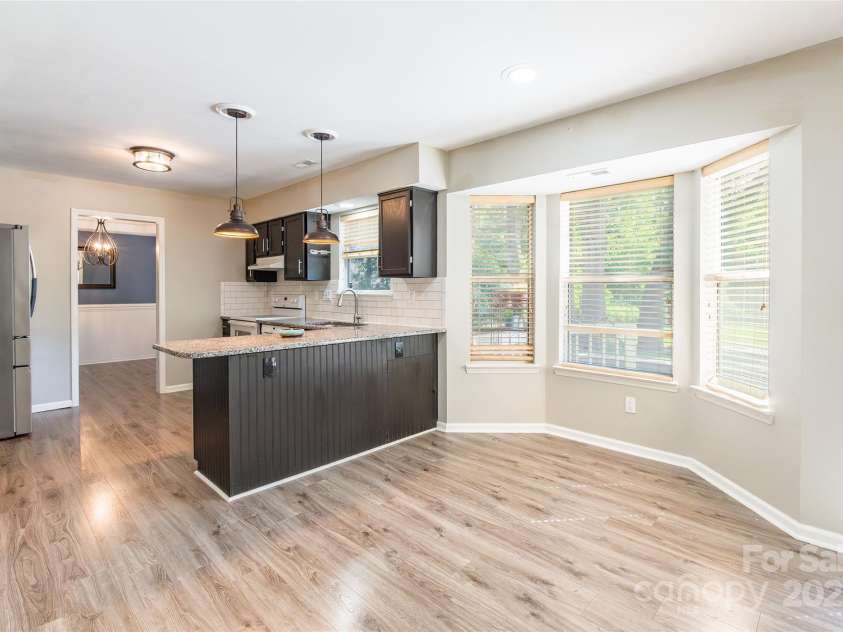 8909 Raven Park Drive, Charlotte, NC 28216.  MLS# CAR4278901, YatesRealty ID 26339. 