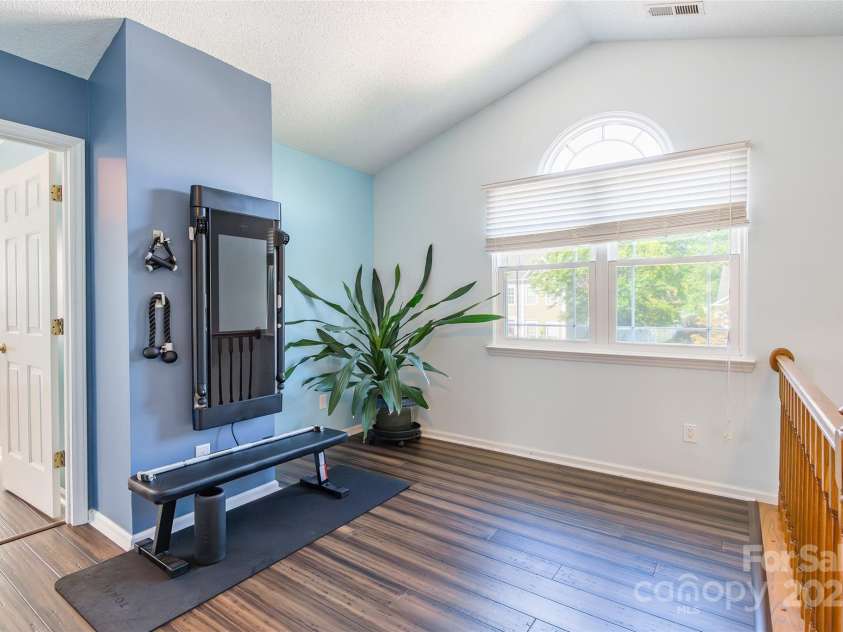 8909 Raven Park Drive, Charlotte, NC 28216.  MLS# CAR4278901, YatesRealty ID 26339. 