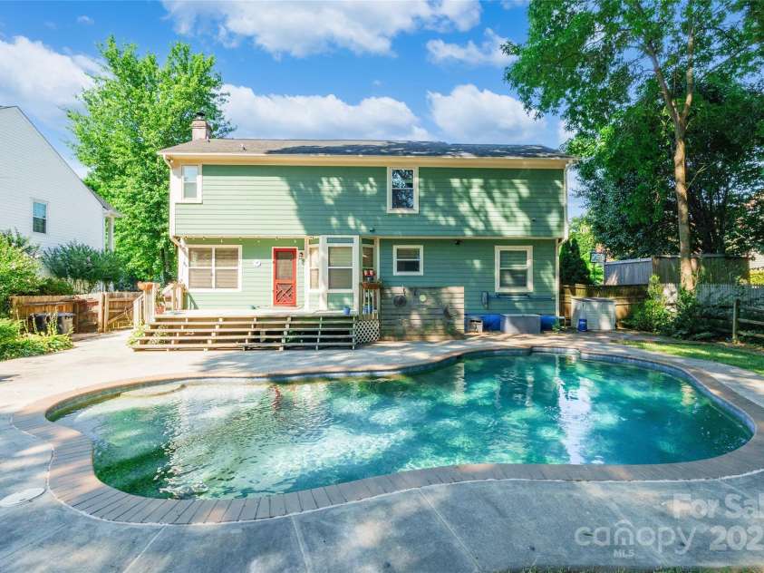 8909 Raven Park Drive, Charlotte, NC 28216.  MLS# CAR4278901, YatesRealty ID 26339. 