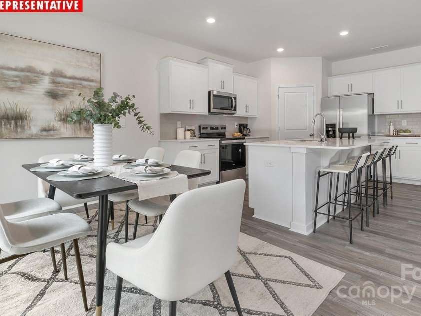 11136 Cardinal Creek Avenue, Charlotte, NC 28215.  MLS# CAR4273998, YatesRealty ID 26340. 