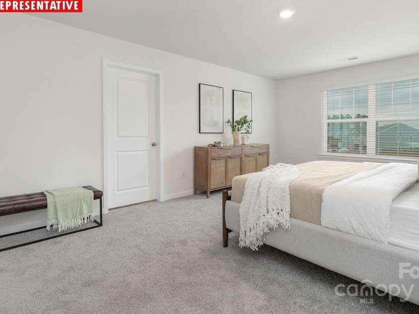 11136 Cardinal Creek Avenue, Charlotte, NC 28215.  MLS# CAR4273998, YatesRealty ID 26340. 