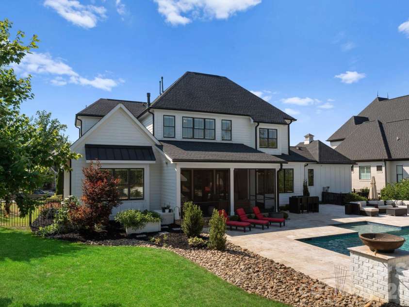 17106 Arkansas Lane, Davidson, NC 28036.  MLS# CAR4380909, YatesRealty ID 26342. 