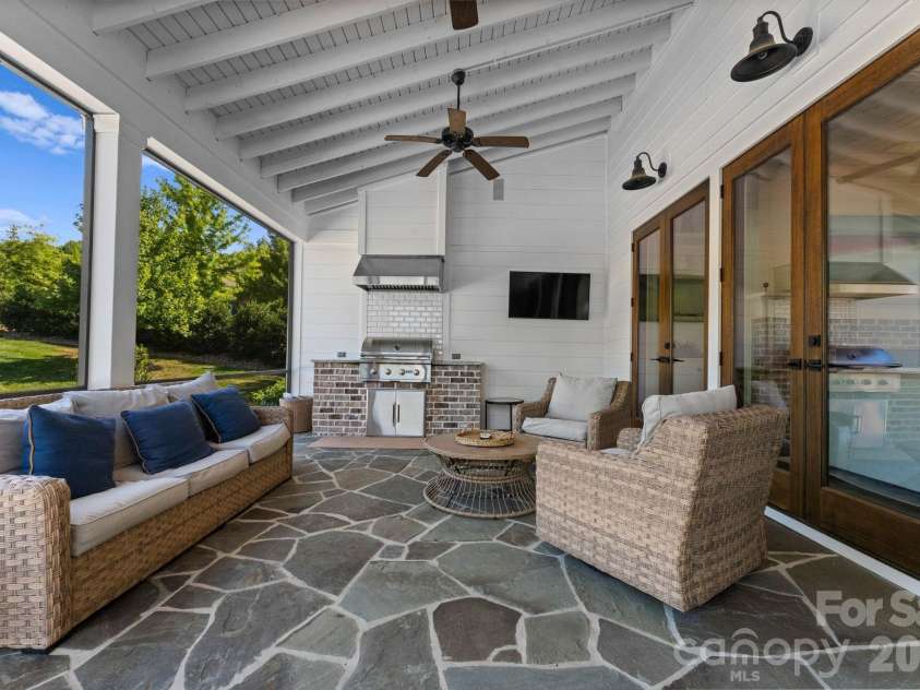 17106 Arkansas Lane, Davidson, NC 28036.  MLS# CAR4380909, YatesRealty ID 26342. 
