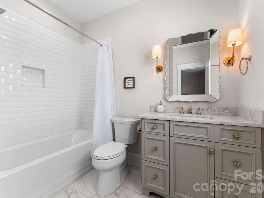 17106 Arkansas Lane, Davidson, NC 28036.  MLS# CAR4380909, YatesRealty ID 26342. 