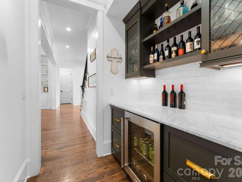 17106 Arkansas Lane, Davidson, NC 28036.  MLS# CAR4380909, YatesRealty ID 26342. 